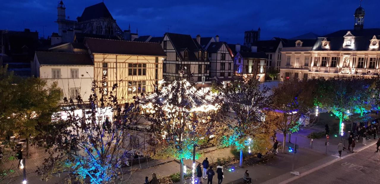 Au Coeur De Ville Troyes Buitenkant foto