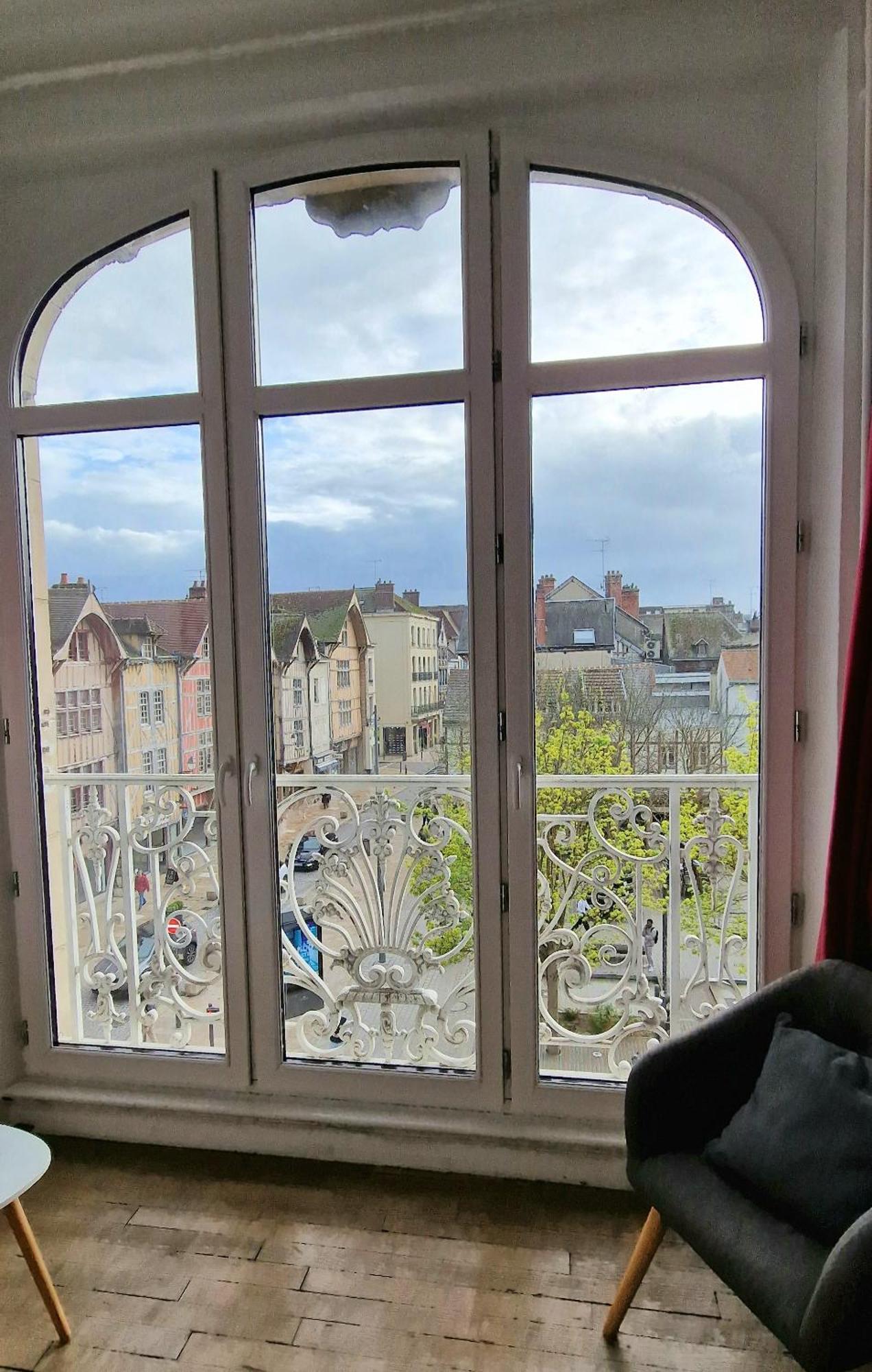 Au Coeur De Ville Troyes Buitenkant foto
