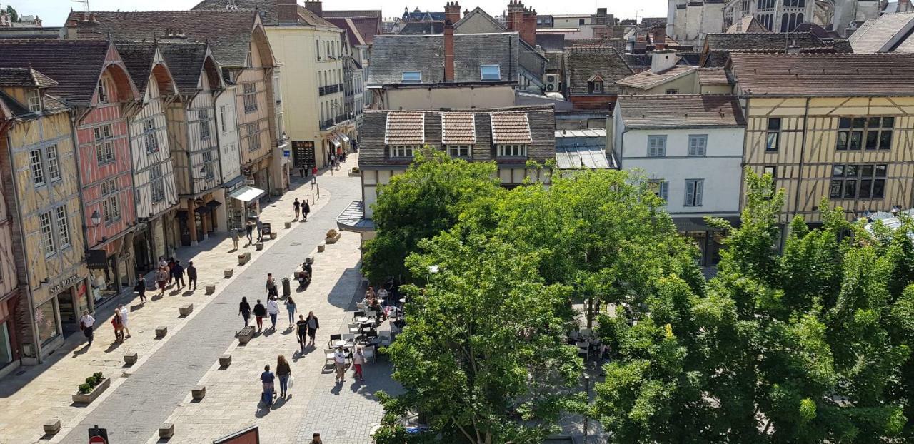 Au Coeur De Ville Troyes Buitenkant foto